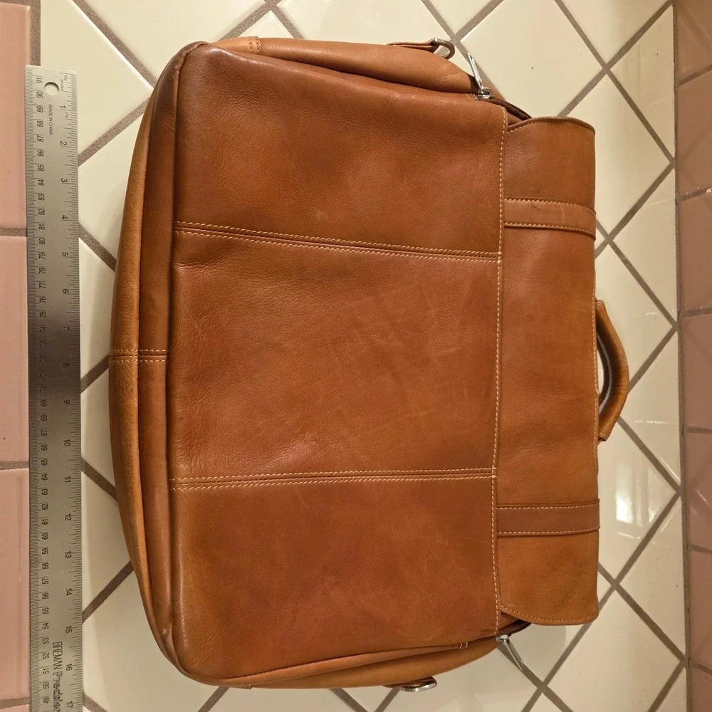 Wilsons Leather Tan Brown Messenger Briefcase Laptop Bag Satchel Buckle Flap